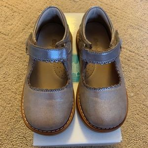 Elephantito Mary Jane Gold Size 8